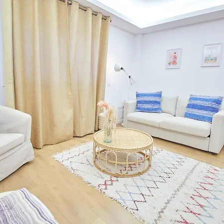 Apartment With Workspace, Rooftop & Parking