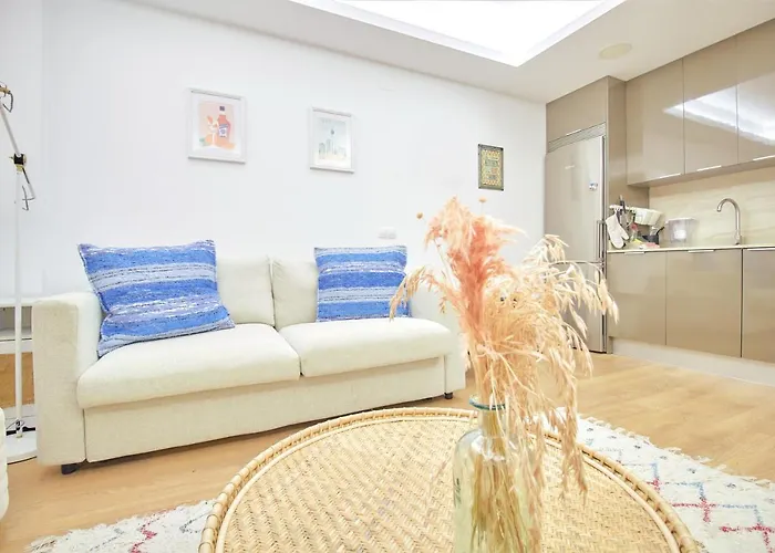 Apartment With Workspace, Rooftop & Parking *